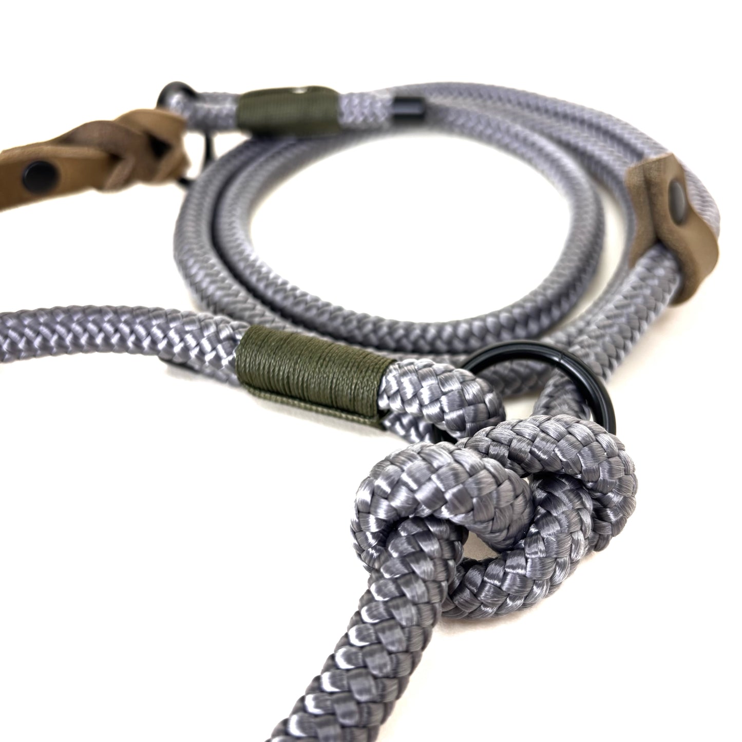 Retrieverleine in Grau mit Olive farbener Schlaufe aus Fettleder