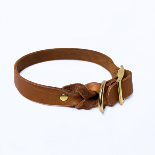 Fettleder Halsband, teilgeflochten, Cognac