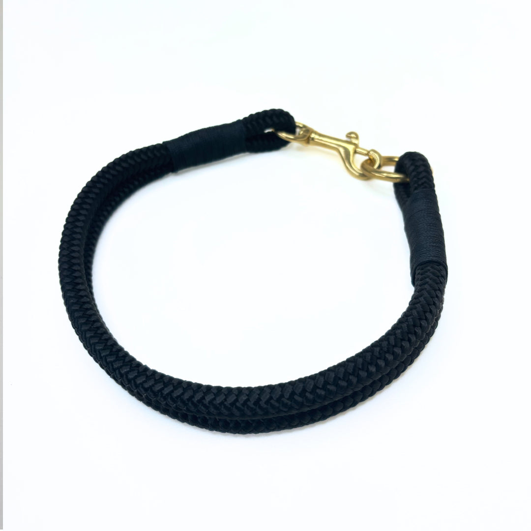 Halsband Tau, Schwarz