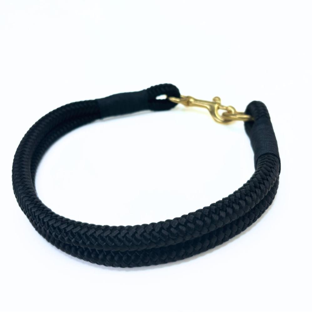 Halsband Tau, Schwarz