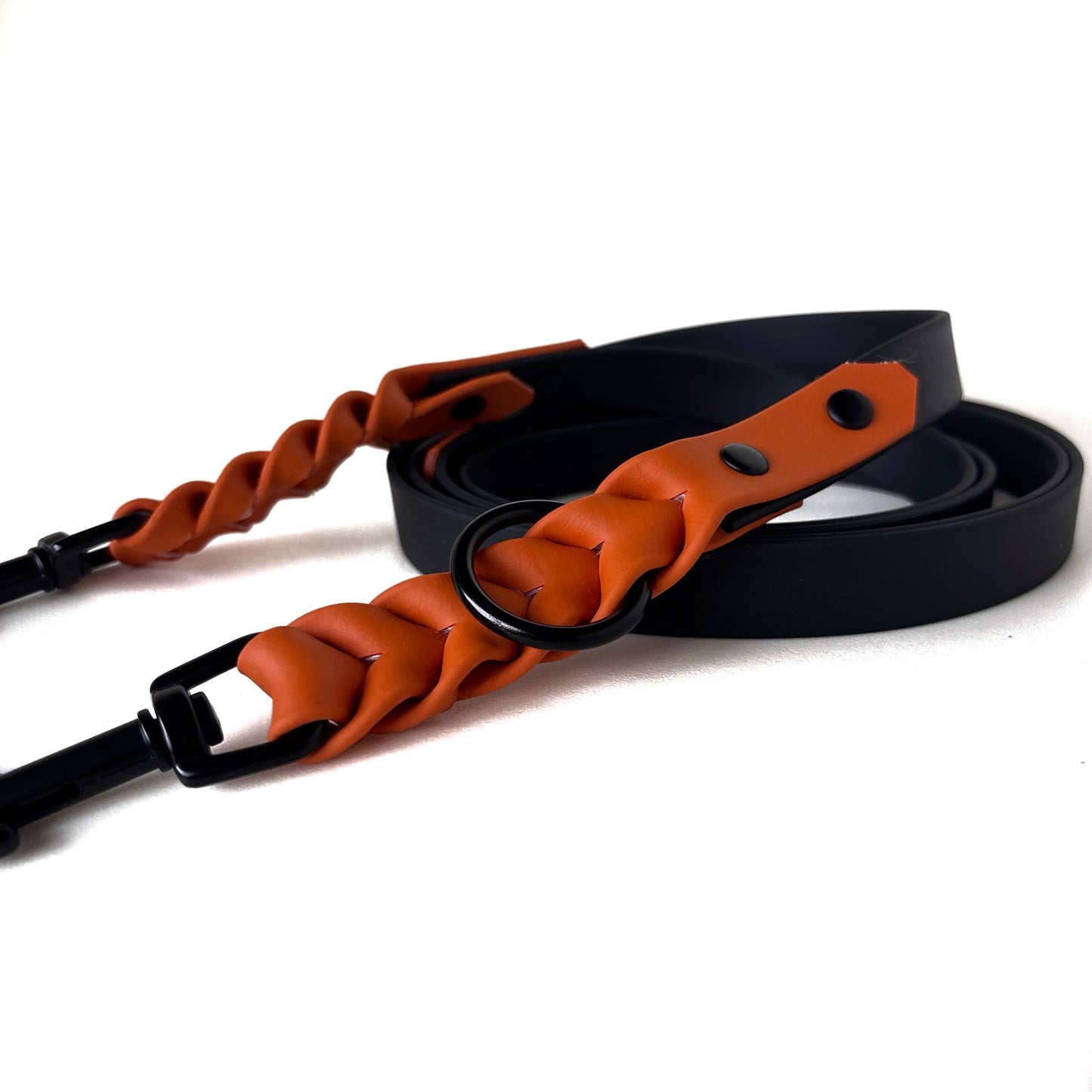 Biothaneleine, Schwarz und Burnt Orange, verstellbar